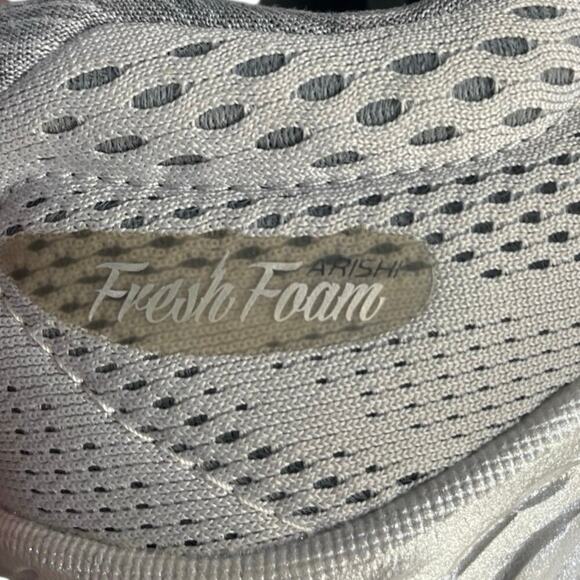 New Balance Women’s Fresh Foam Arishi Grey Athletic Shoes Size-9.5 - Picture 7 of 9